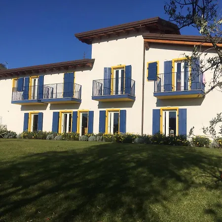 Le Ginestre Bed & Breakfast *